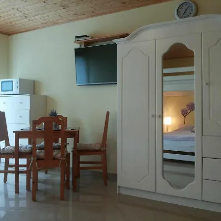 Jarek * ポビエロボ