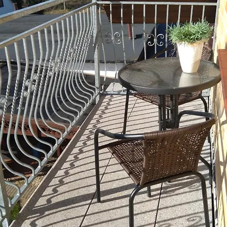 Jarek * ポビエロボ