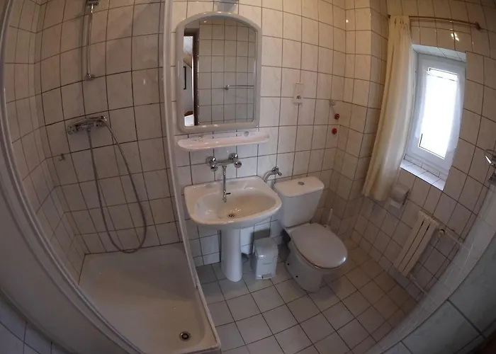 ホームステイ Jarek ポビエロボ