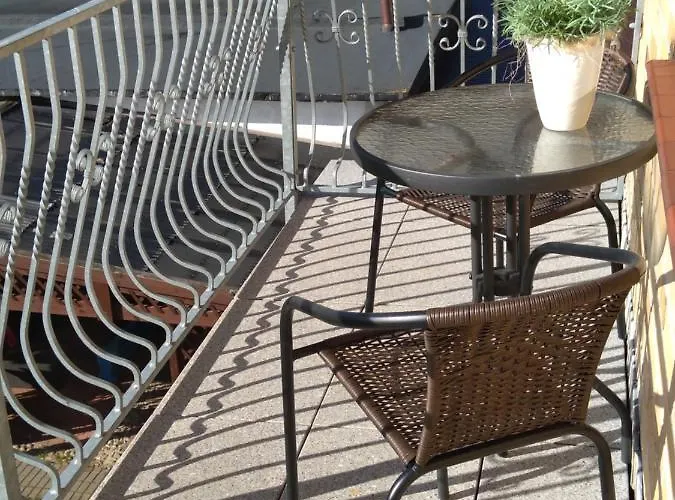 Jarek * ポビエロボ